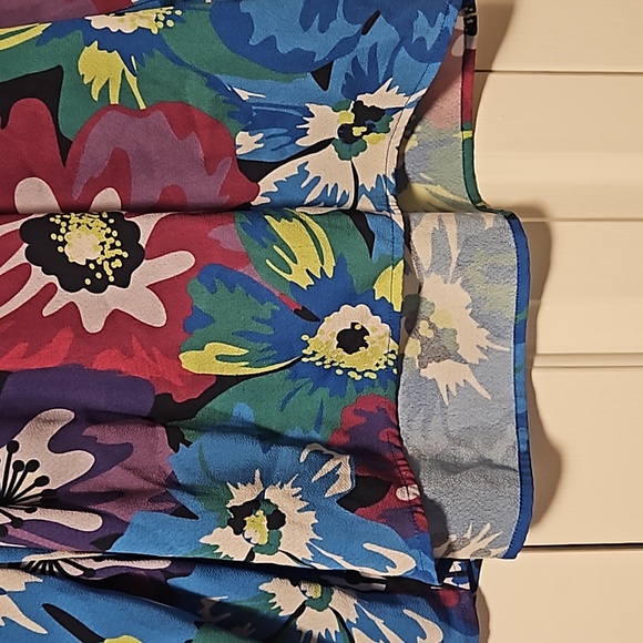 💖  $5 add to bundle item DG2 off the shoulders flower power blouse💖 - Picture 3 of 7